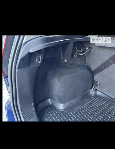 Синий Форд Фьюжн, объемом двигателя 1.4 л и пробегом 250 тыс. км за 4500 $, фото 13 на Automoto.ua