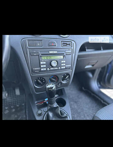 Синий Форд Фьюжн, объемом двигателя 1.4 л и пробегом 250 тыс. км за 4500 $, фото 11 на Automoto.ua