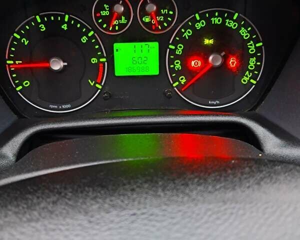 Синий Форд Фьюжн, объемом двигателя 1.4 л и пробегом 186 тыс. км за 5333 $, фото 3 на Automoto.ua