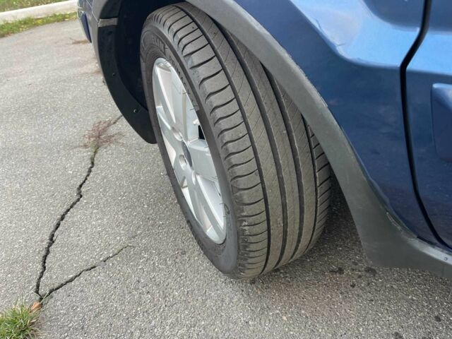 Синий Форд Фьюжн, объемом двигателя 1.6 л и пробегом 179 тыс. км за 5500 $, фото 12 на Automoto.ua