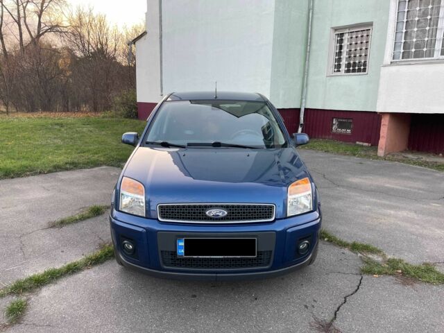 Синий Форд Фьюжн, объемом двигателя 1.6 л и пробегом 179 тыс. км за 5500 $, фото 2 на Automoto.ua