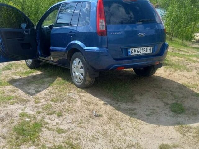Синий Форд Фьюжн, объемом двигателя 1.39 л и пробегом 180 тыс. км за 4700 $, фото 5 на Automoto.ua