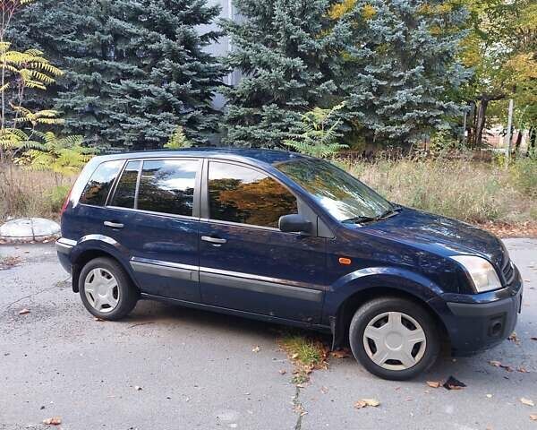 Синій Форд Фьюжен, об'ємом двигуна 1.4 л та пробігом 200 тис. км за 4900 $, фото 9 на Automoto.ua