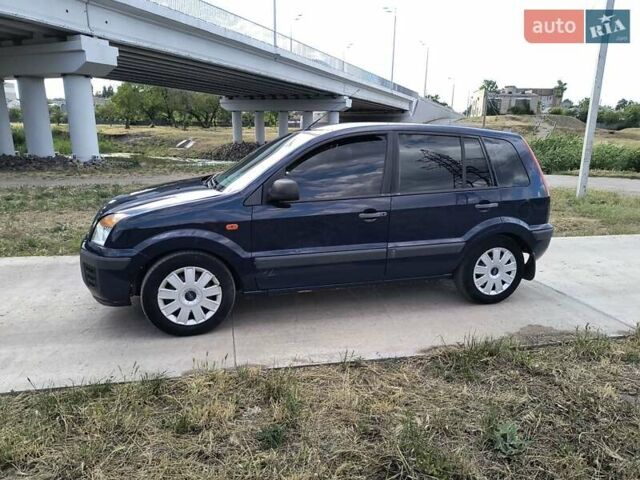 Синий Форд Фьюжн, объемом двигателя 1.3 л и пробегом 260 тыс. км за 3800 $, фото 9 на Automoto.ua