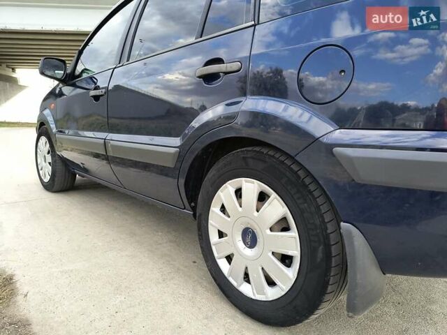 Синий Форд Фьюжн, объемом двигателя 1.3 л и пробегом 260 тыс. км за 3800 $, фото 1 на Automoto.ua