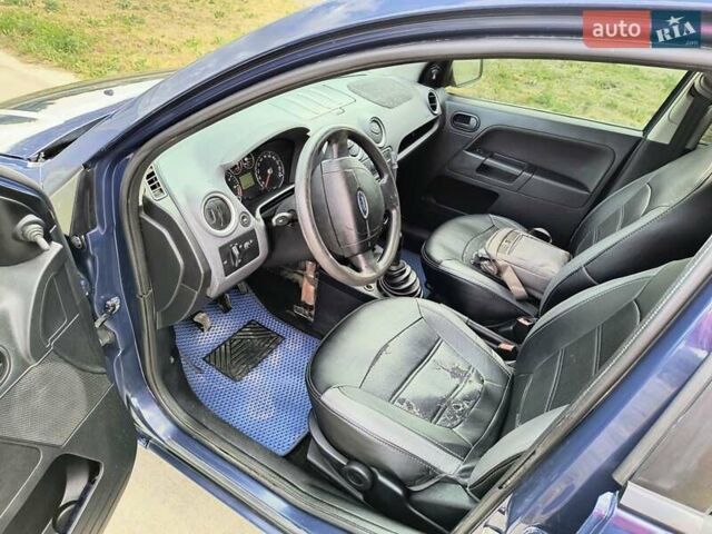 Синий Форд Фьюжн, объемом двигателя 1.3 л и пробегом 260 тыс. км за 3800 $, фото 7 на Automoto.ua
