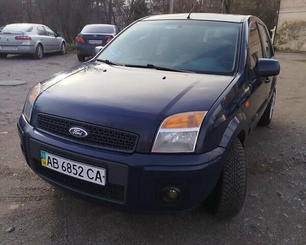 Синій Форд Фьюжен, об'ємом двигуна 1.4 л та пробігом 193 тис. км за 4700 $, фото 3 на Automoto.ua