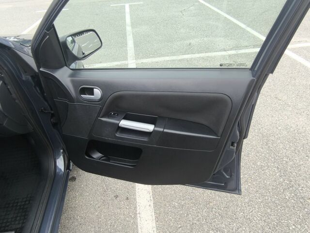 Синий Форд Фьюжн, объемом двигателя 0 л и пробегом 212 тыс. км за 5500 $, фото 11 на Automoto.ua