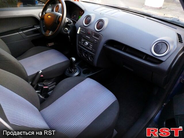 Синий Форд Фьюжн, объемом двигателя 1.4 л и пробегом 150 тыс. км за 5000 $, фото 8 на Automoto.ua