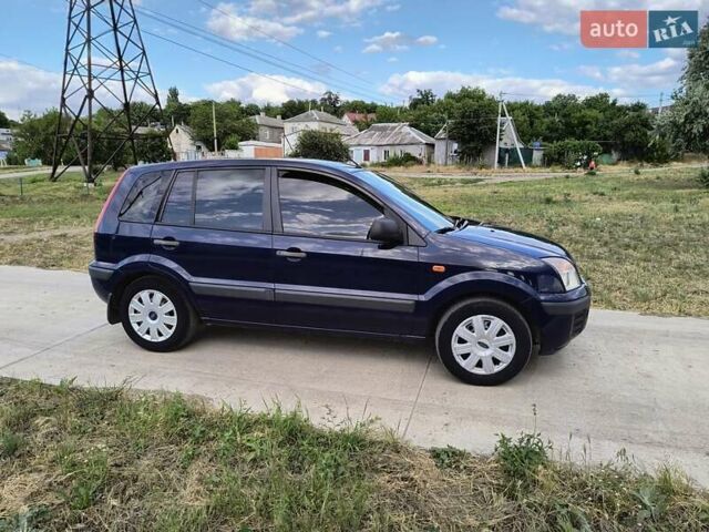 Синий Форд Фьюжн, объемом двигателя 1.3 л и пробегом 260 тыс. км за 3800 $, фото 15 на Automoto.ua