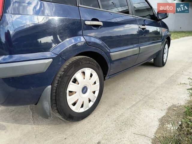 Синий Форд Фьюжн, объемом двигателя 1.3 л и пробегом 260 тыс. км за 3800 $, фото 11 на Automoto.ua