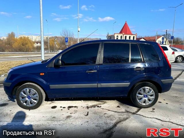 Синий Форд Фьюжн, объемом двигателя 1.4 л и пробегом 150 тыс. км за 5000 $, фото 4 на Automoto.ua