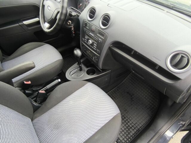 Синий Форд Фьюжн, объемом двигателя 0 л и пробегом 212 тыс. км за 5500 $, фото 10 на Automoto.ua