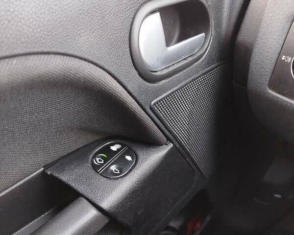 Синій Форд Фьюжен, об'ємом двигуна 1.4 л та пробігом 193 тис. км за 4700 $, фото 18 на Automoto.ua