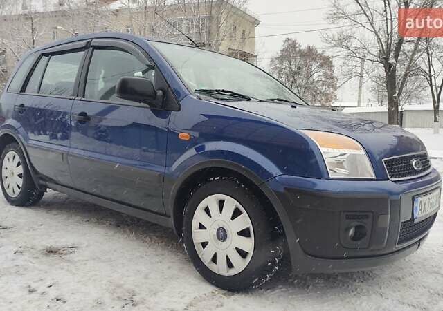 Синий Форд Фьюжн, объемом двигателя 1.6 л и пробегом 212 тыс. км за 5800 $, фото 1 на Automoto.ua