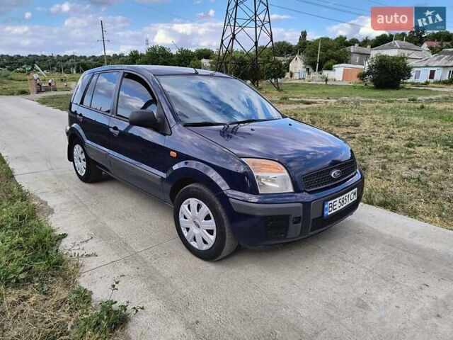 Синий Форд Фьюжн, объемом двигателя 1.3 л и пробегом 260 тыс. км за 3800 $, фото 16 на Automoto.ua