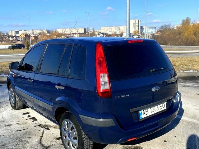 Синий Форд Фьюжн, объемом двигателя 1.4 л и пробегом 150 тыс. км за 5000 $, фото 5 на Automoto.ua