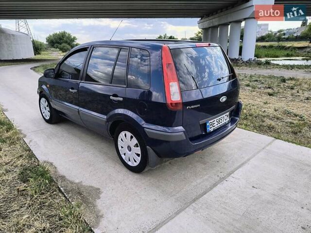 Синий Форд Фьюжн, объемом двигателя 1.3 л и пробегом 260 тыс. км за 3800 $, фото 12 на Automoto.ua