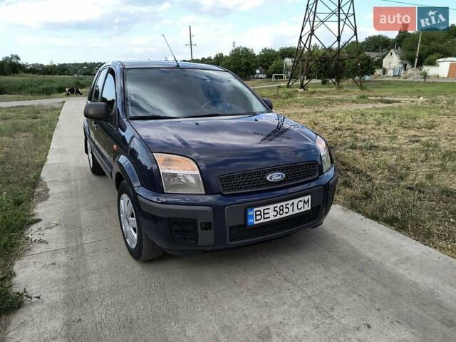 Синий Форд Фьюжн, объемом двигателя 1.3 л и пробегом 260 тыс. км за 3800 $, фото 6 на Automoto.ua