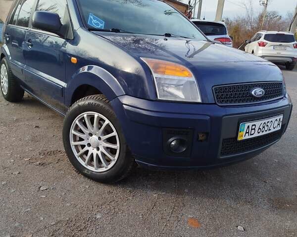 Синій Форд Фьюжен, об'ємом двигуна 1.4 л та пробігом 193 тис. км за 4700 $, фото 4 на Automoto.ua