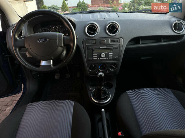 Синий Форд Фьюжн, объемом двигателя 1.6 л и пробегом 137 тыс. км за 5600 $, фото 10 на Automoto.ua