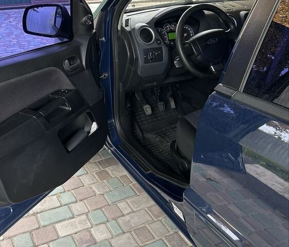 Синий Форд Фьюжн, объемом двигателя 1.4 л и пробегом 285 тыс. км за 5650 $, фото 2 на Automoto.ua