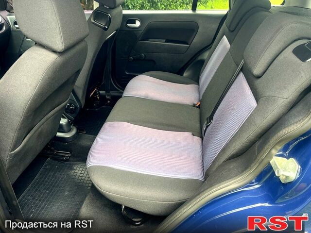 Синий Форд Фьюжн, объемом двигателя 1.4 л и пробегом 148 тыс. км за 5900 $, фото 6 на Automoto.ua
