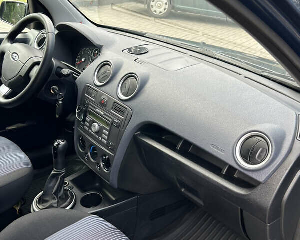 Синій Форд Фьюжен, об'ємом двигуна 1.4 л та пробігом 147 тис. км за 5650 $, фото 21 на Automoto.ua