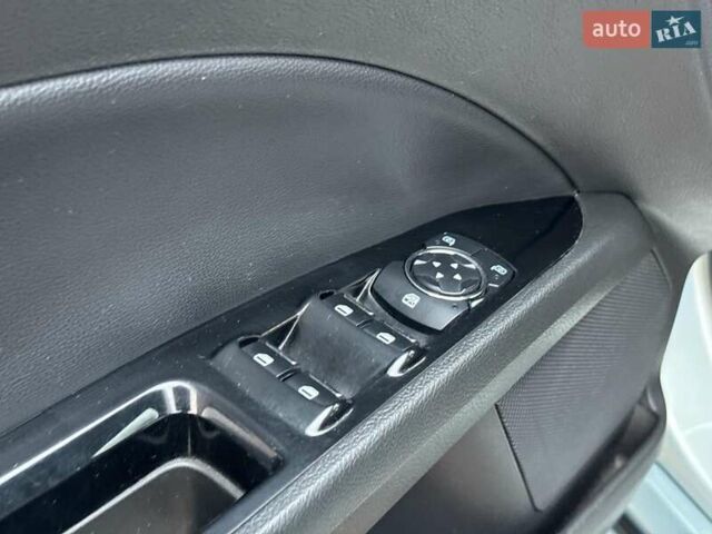 Синий Форд Фьюжн, объемом двигателя 2 л и пробегом 177 тыс. км за 12540 $, фото 13 на Automoto.ua