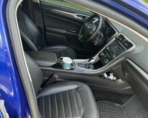 Синий Форд Фьюжн, объемом двигателя 1.6 л и пробегом 215 тыс. км за 9100 $, фото 2 на Automoto.ua