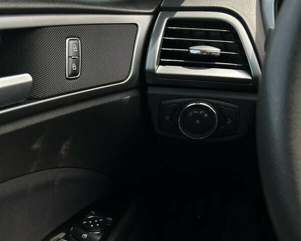 Синий Форд Фьюжн, объемом двигателя 2.5 л и пробегом 144 тыс. км за 10500 $, фото 12 на Automoto.ua