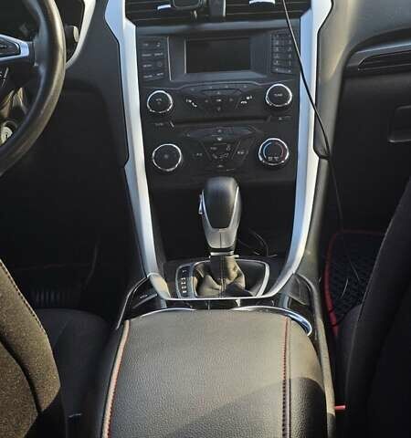 Синий Форд Фьюжн, объемом двигателя 2.49 л и пробегом 166 тыс. км за 9100 $, фото 5 на Automoto.ua