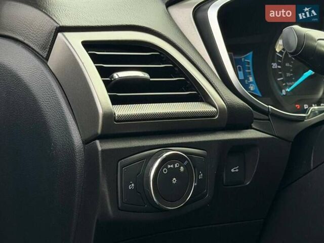 Синій Форд Фьюжен, об'ємом двигуна 2 л та пробігом 156 тис. км за 12950 $, фото 20 на Automoto.ua