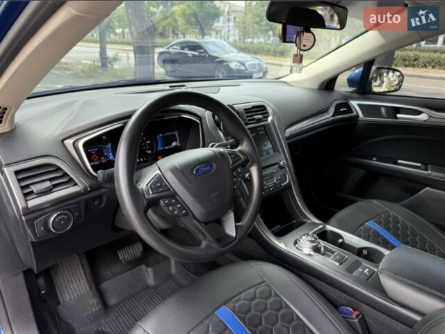 Синій Форд Фьюжен, об'ємом двигуна 2 л та пробігом 190 тис. км за 14300 $, фото 3 на Automoto.ua