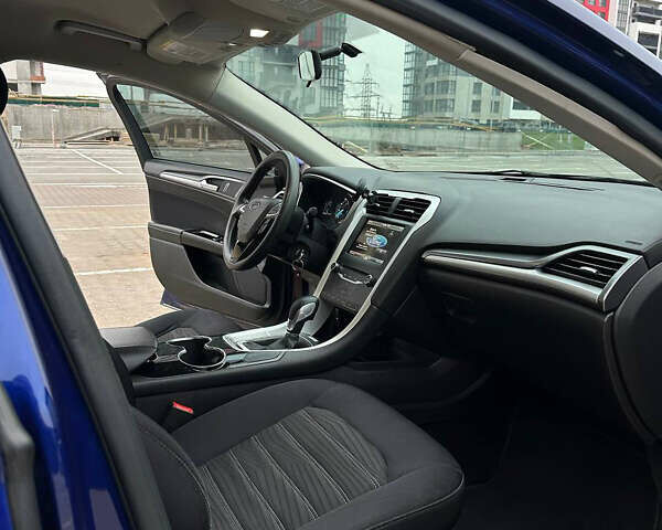 Синий Форд Фьюжн, объемом двигателя 2.51 л и пробегом 206 тыс. км за 10500 $, фото 12 на Automoto.ua