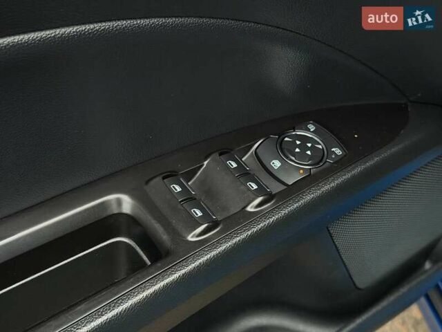 Синій Форд Фьюжен, об'ємом двигуна 2 л та пробігом 138 тис. км за 13800 $, фото 26 на Automoto.ua