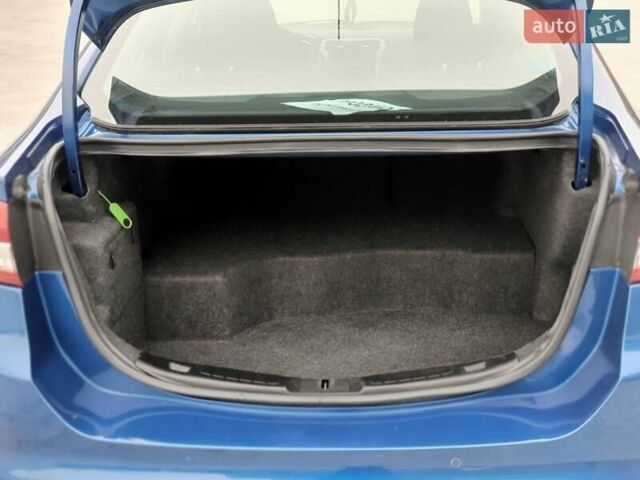 Синій Форд Фьюжен, об'ємом двигуна 2 л та пробігом 233 тис. км за 13999 $, фото 1 на Automoto.ua