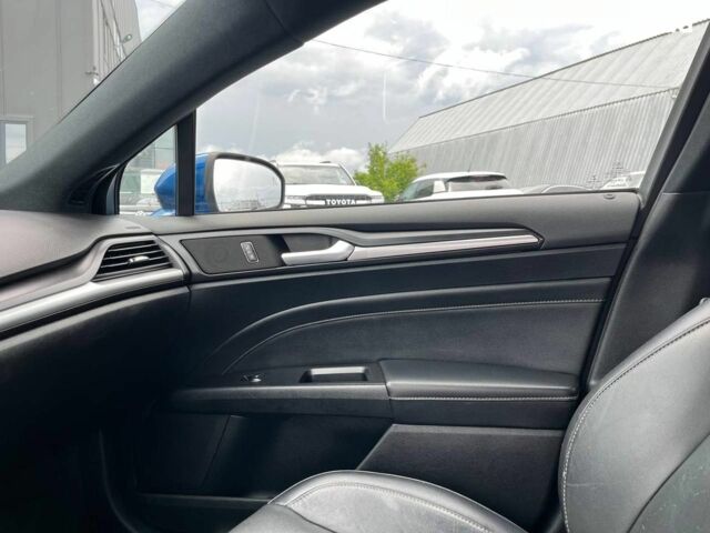 Форд Фьюжн 2017 в Львове на Automoto.ua Синий Форд Фьюжн, объемом двигателя 2 л и пробегом 252 тыс. км за 17990 $, фото 19 на Automoto.ua