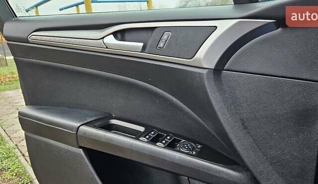 Синій Форд Фьюжен, об'ємом двигуна 2.5 л та пробігом 135 тис. км за 10800 $, фото 6 на Automoto.ua