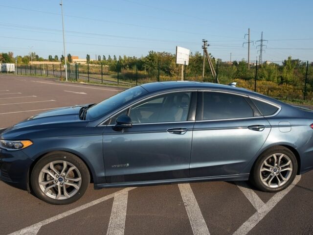 Форд Фьюжен 2018 у Рівному на Automoto.ua Синій Форд Фьюжен, об'ємом двигуна 2 л та пробігом 170 тис. км за 17500 $, фото 2 на Automoto.ua
