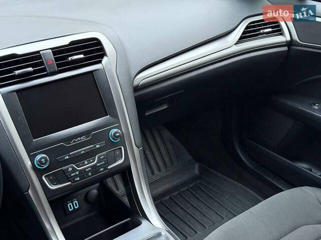 Синий Форд Фьюжн, объемом двигателя 1.5 л и пробегом 69 тыс. км за 12590 $, фото 19 на Automoto.ua