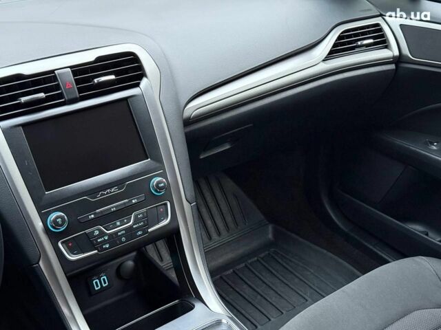 Синій Форд Фьюжен, об'ємом двигуна 1.5 л та пробігом 69 тис. км за 12590 $, фото 19 на Automoto.ua