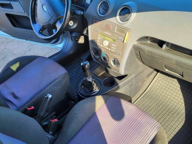 Синій Форд Фьюжен, об'ємом двигуна 1.4 л та пробігом 318 тис. км за 4000 $, фото 15 на Automoto.ua