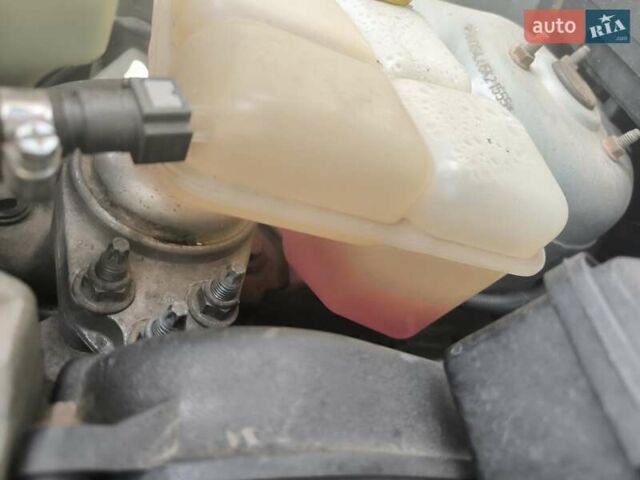 Зеленый Форд Фьюжн, объемом двигателя 1.25 л и пробегом 169 тыс. км за 5100 $, фото 17 на Automoto.ua