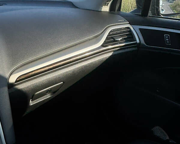 Зеленый Форд Фьюжн, объемом двигателя 2 л и пробегом 270 тыс. км за 11400 $, фото 12 на Automoto.ua