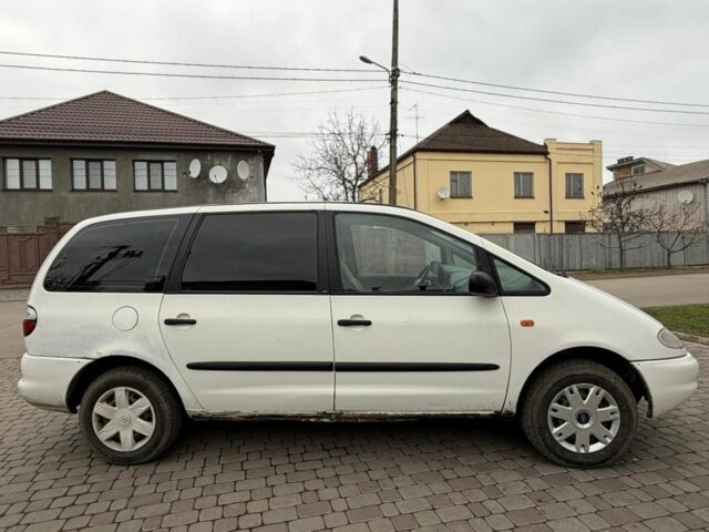 Белый Форд Галакси, объемом двигателя 2 л и пробегом 300 тыс. км за 1750 $, фото 7 на Automoto.ua