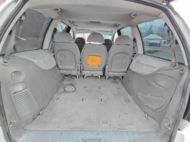 Білий Форд Галаксі, об'ємом двигуна 1.9 л та пробігом 300 тис. км за 1750 $, фото 8 на Automoto.ua