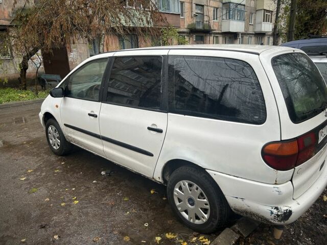 Белый Форд Галакси, объемом двигателя 1.9 л и пробегом 350 тыс. км за 1700 $, фото 3 на Automoto.ua