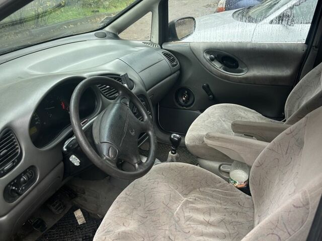 Белый Форд Галакси, объемом двигателя 1.9 л и пробегом 350 тыс. км за 1700 $, фото 6 на Automoto.ua