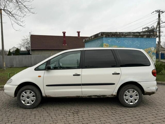 Белый Форд Галакси, объемом двигателя 2 л и пробегом 300 тыс. км за 1750 $, фото 6 на Automoto.ua